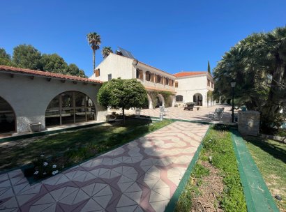 Finca / Country Property · Wiederverkauf - Elda · Alicante · Spanien