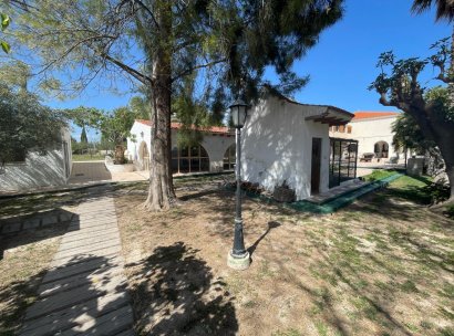 Finca / Country Property · Wiederverkauf - Elda · Alicante · Spanien