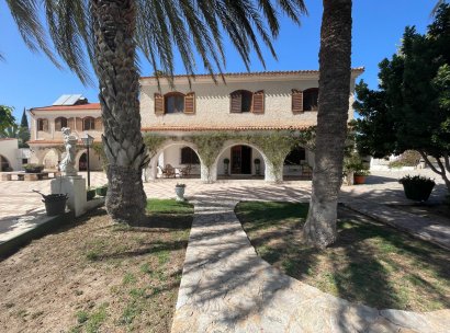 Finca / Country Property · Wiederverkauf - Elda · Alicante · Spanien