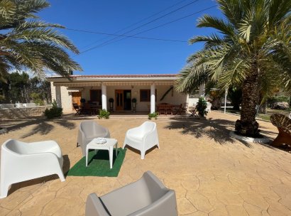 Finca / Country Property · Wiederverkauf - Elda · Alicante · Spanien