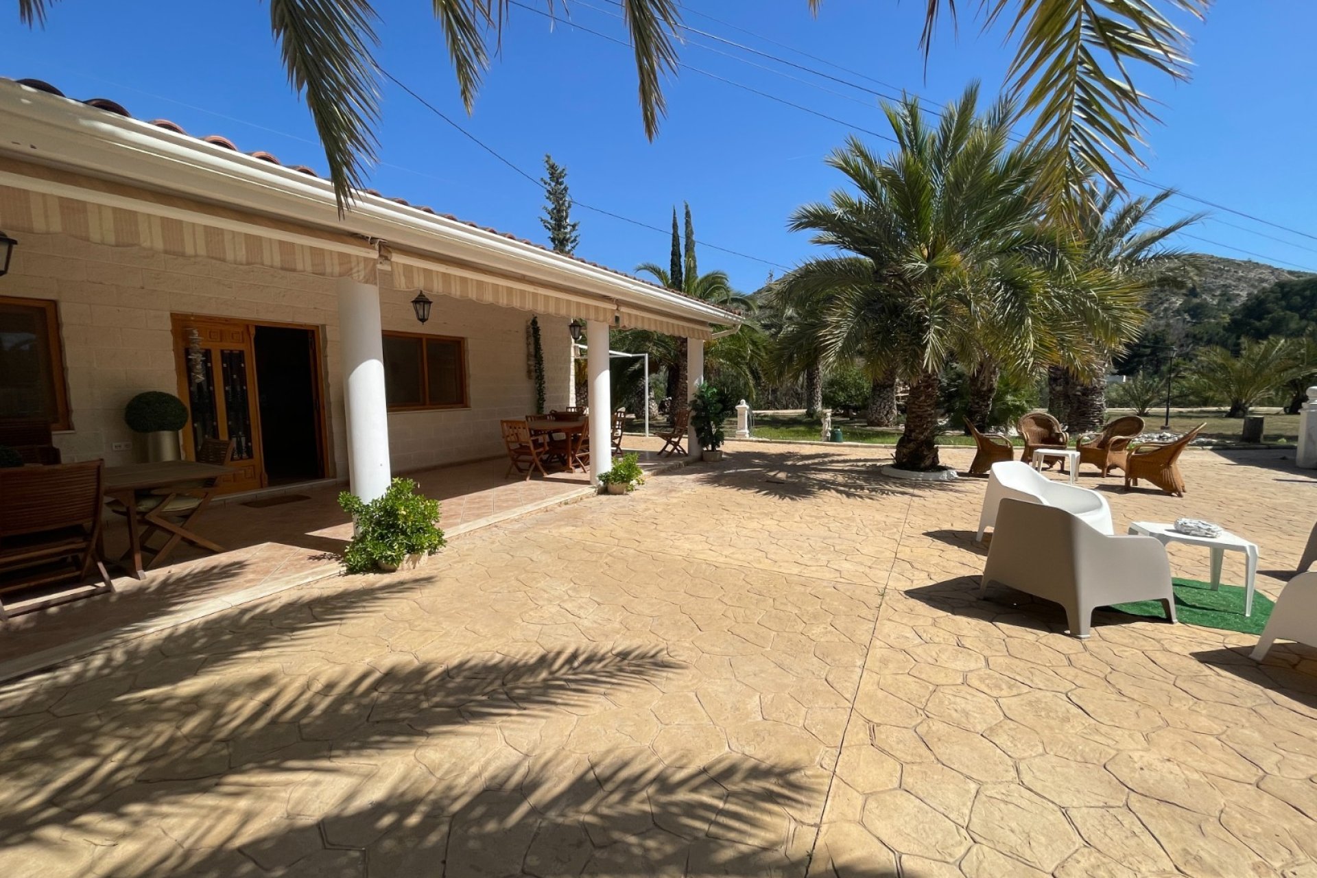 Herverkoop - Finca / Country Property - Elda