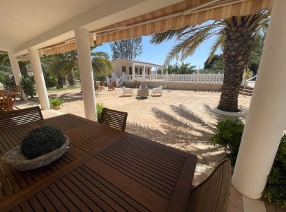 Finca / Country Property · Wiederverkauf - Elda · Alicante · Spanien