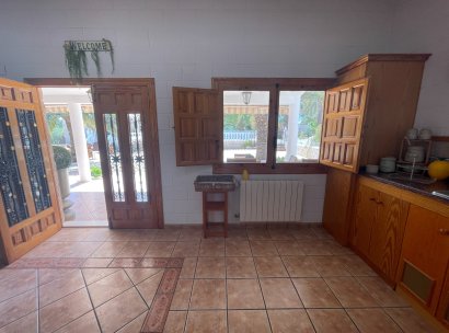 Finca / Country Property · Wiederverkauf - Elda · Alicante · Spanien