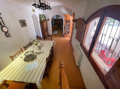 Finca / Country Property · Wiederverkauf - Elda · Alicante · Spanien