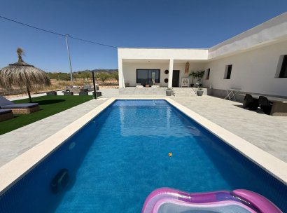 Villa · Herverkoop - Pinoso · Alicante · Spanje