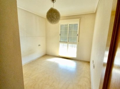 Apartment - Flat · Återförsäljning - Almoradí · Alicante · Spanien