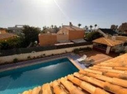 Villa · Återförsäljning - La Manga del Mar Menor · Murcia · Spanien