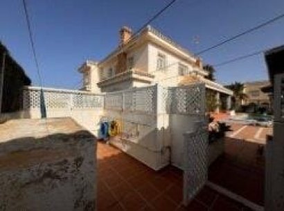 Villa · Återförsäljning - La Manga del Mar Menor · Murcia · Spanien