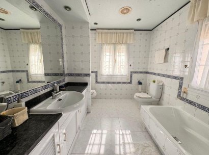 Villa · Återförsäljning - La Manga del Mar Menor · Murcia · Spanien