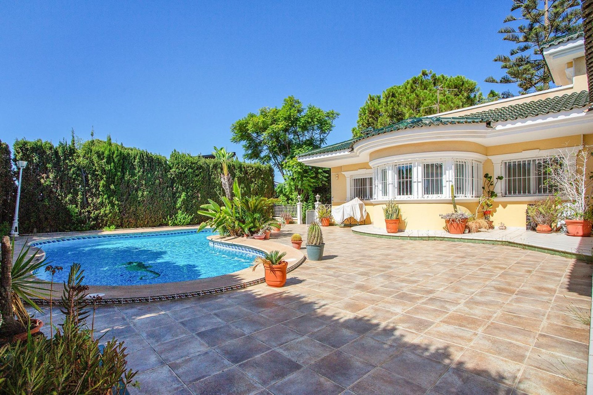 Resale - Villa - Torreta Florida