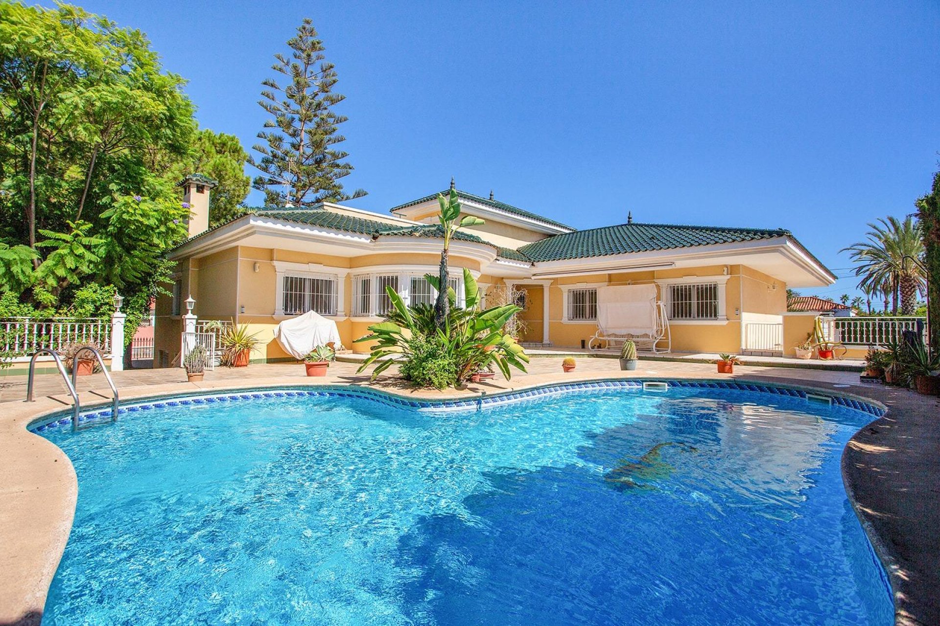 Resale - Villa - Torreta Florida