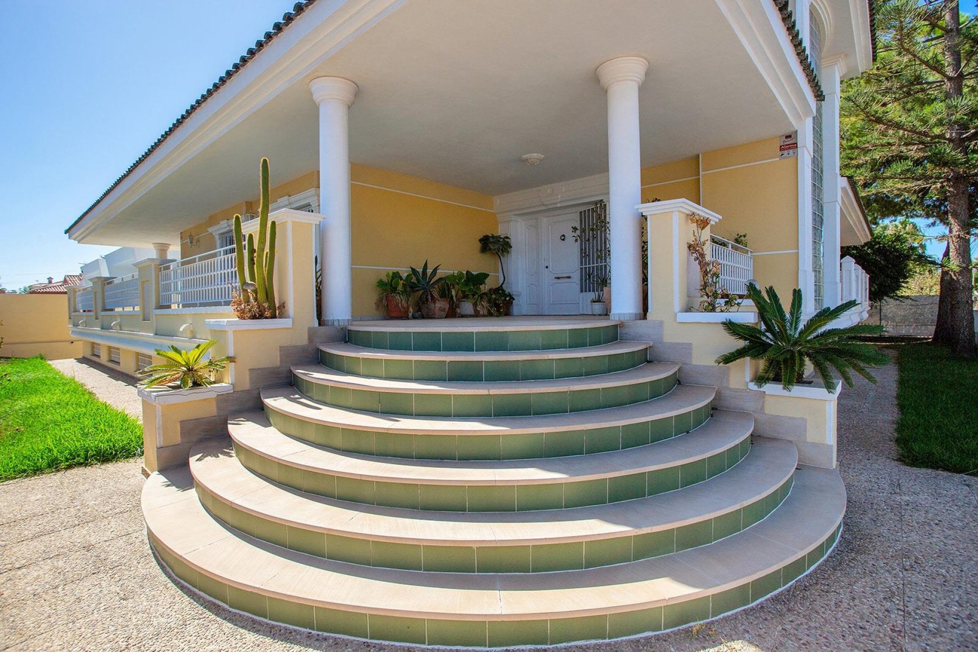 Resale - Villa - Torreta Florida