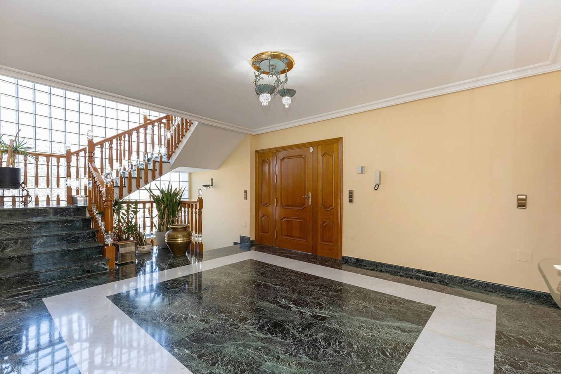 Resale - Villa - Torreta Florida