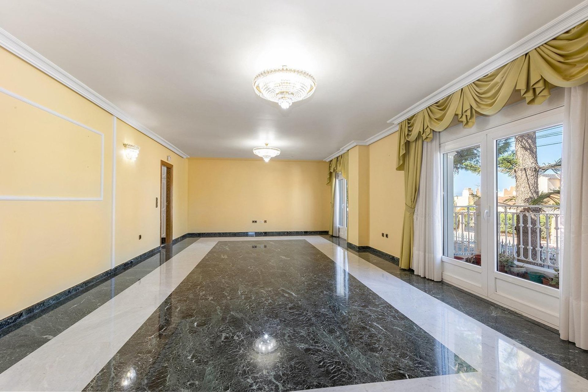 Resale - Villa - Torreta Florida