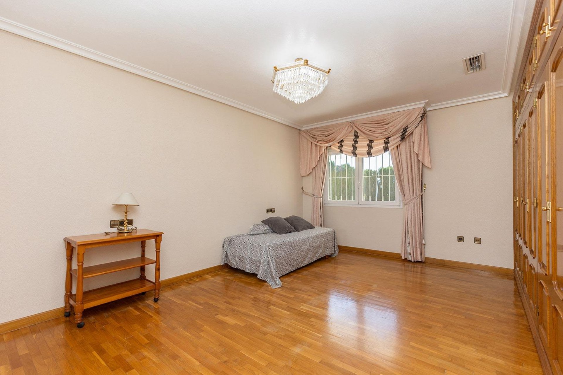 Resale - Villa - Torreta Florida