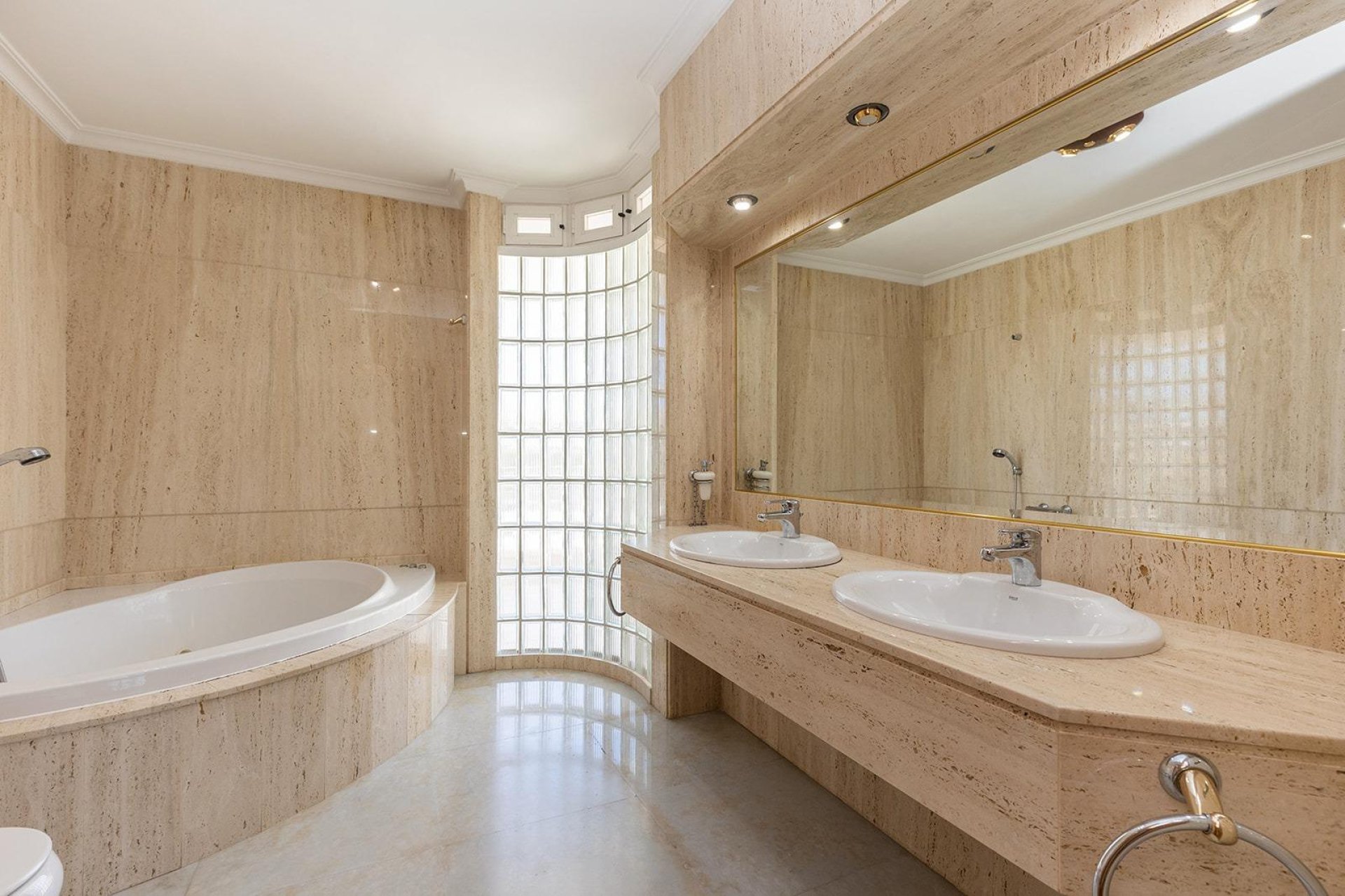 Resale - Villa - Torreta Florida