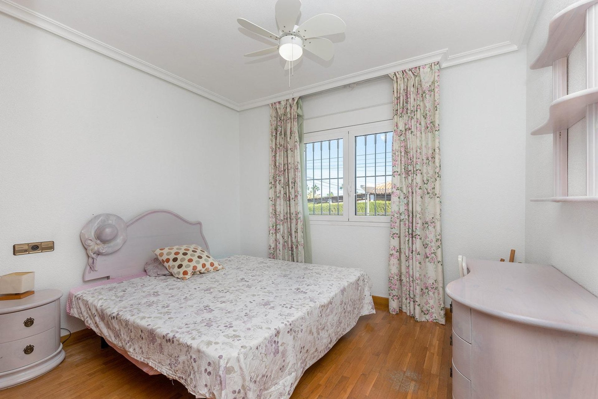 Resale - Villa - Torreta Florida