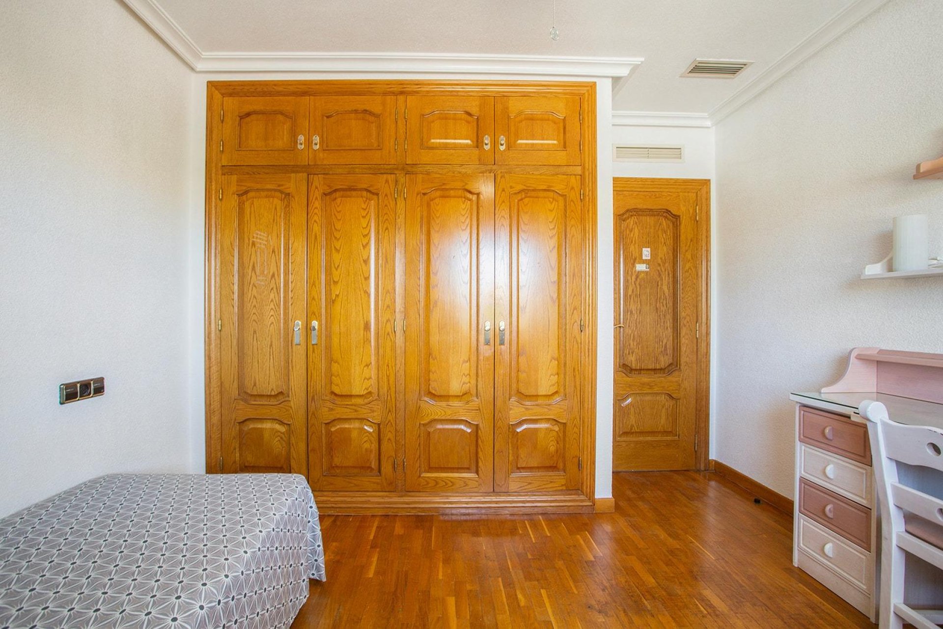 Resale - Villa - Torreta Florida