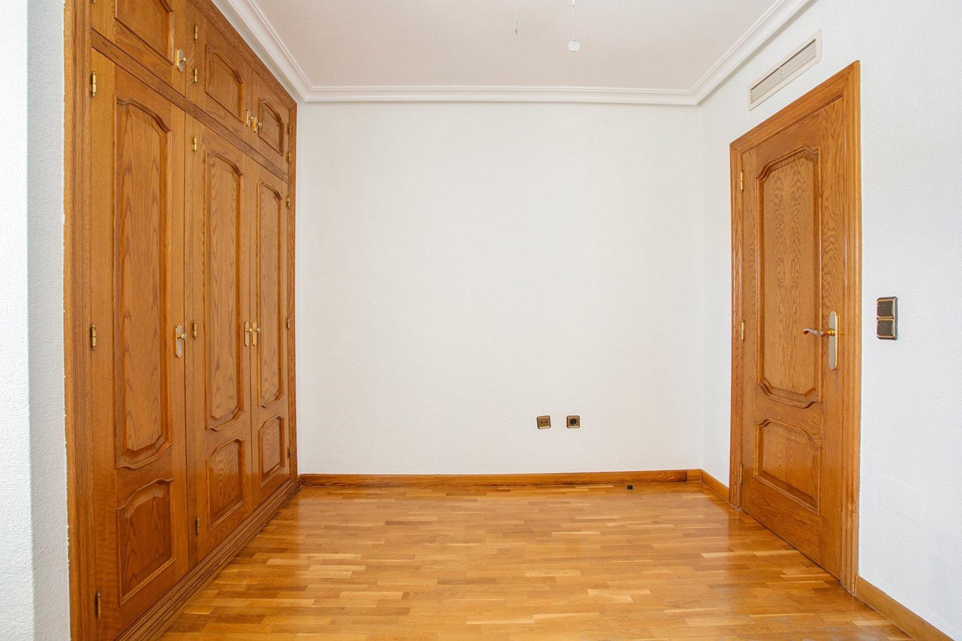 Resale - Villa - Torreta Florida