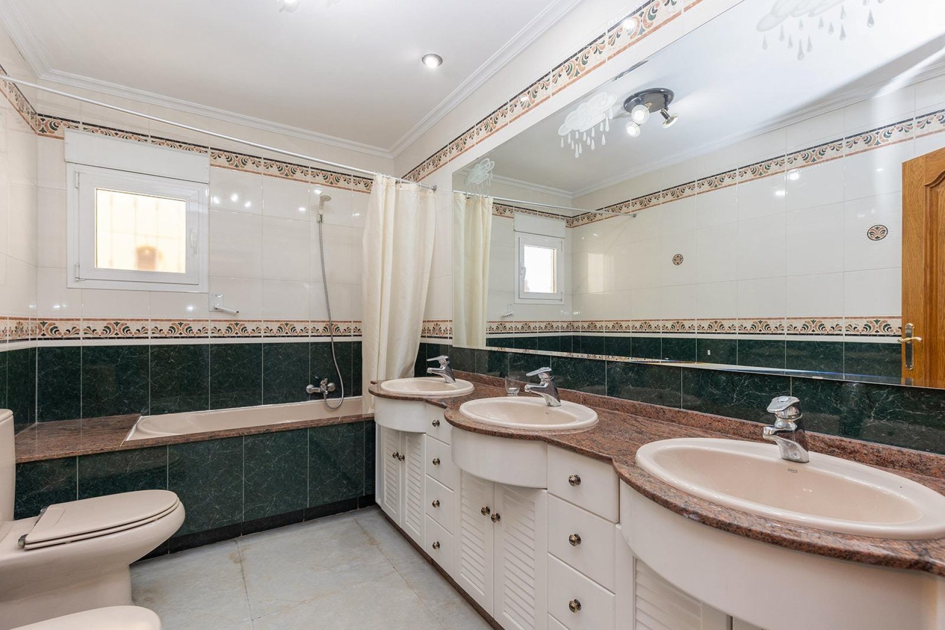 Resale - Villa - Torreta Florida