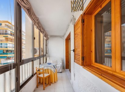 Appartement · Herverkoop - Torrevieja · La Mata · Alicante · Spanje