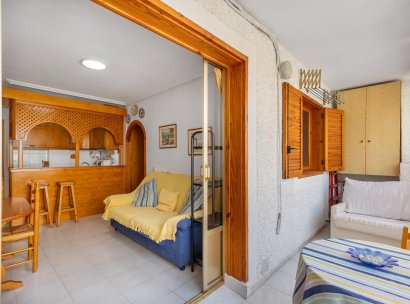 Appartement · Herverkoop - Torrevieja · La Mata · Alicante · Spanje