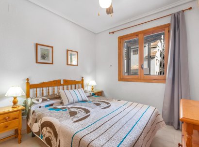 Appartement · Herverkoop - Torrevieja · La Mata · Alicante · Spanje