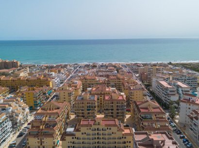 Appartement · Herverkoop - Torrevieja · La Mata · Alicante · Spanje