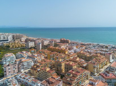 Appartement · Herverkoop - Torrevieja · La Mata · Alicante · Spanje