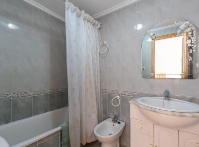 Appartement · Herverkoop - Torrevieja · Centro · Alicante · Spanje