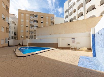 Appartement · Herverkoop - Torrevieja · Centro · Alicante · Spanje