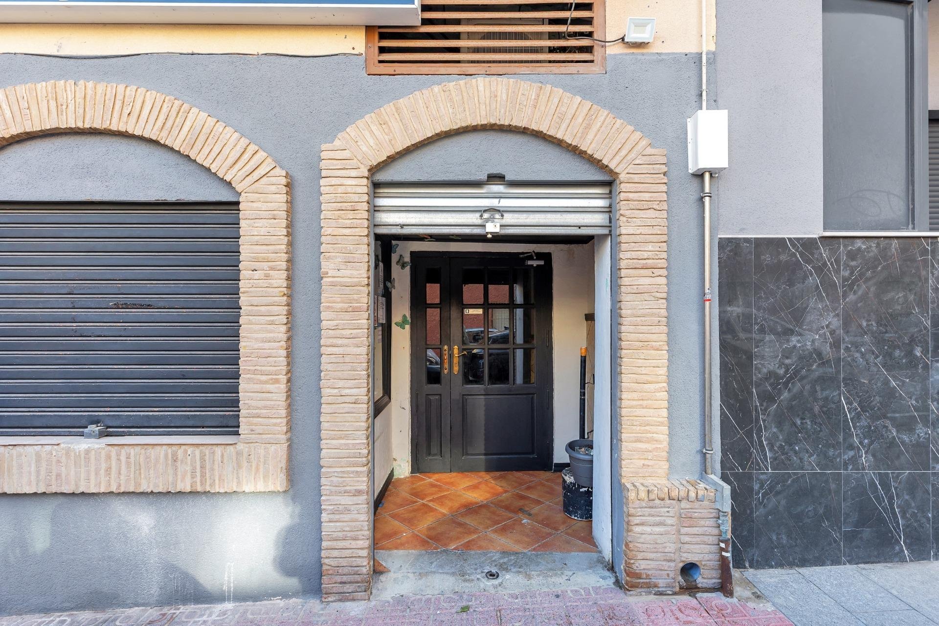 Reventa - Commercial Unit - Torrevieja - Costa Blanca Sur