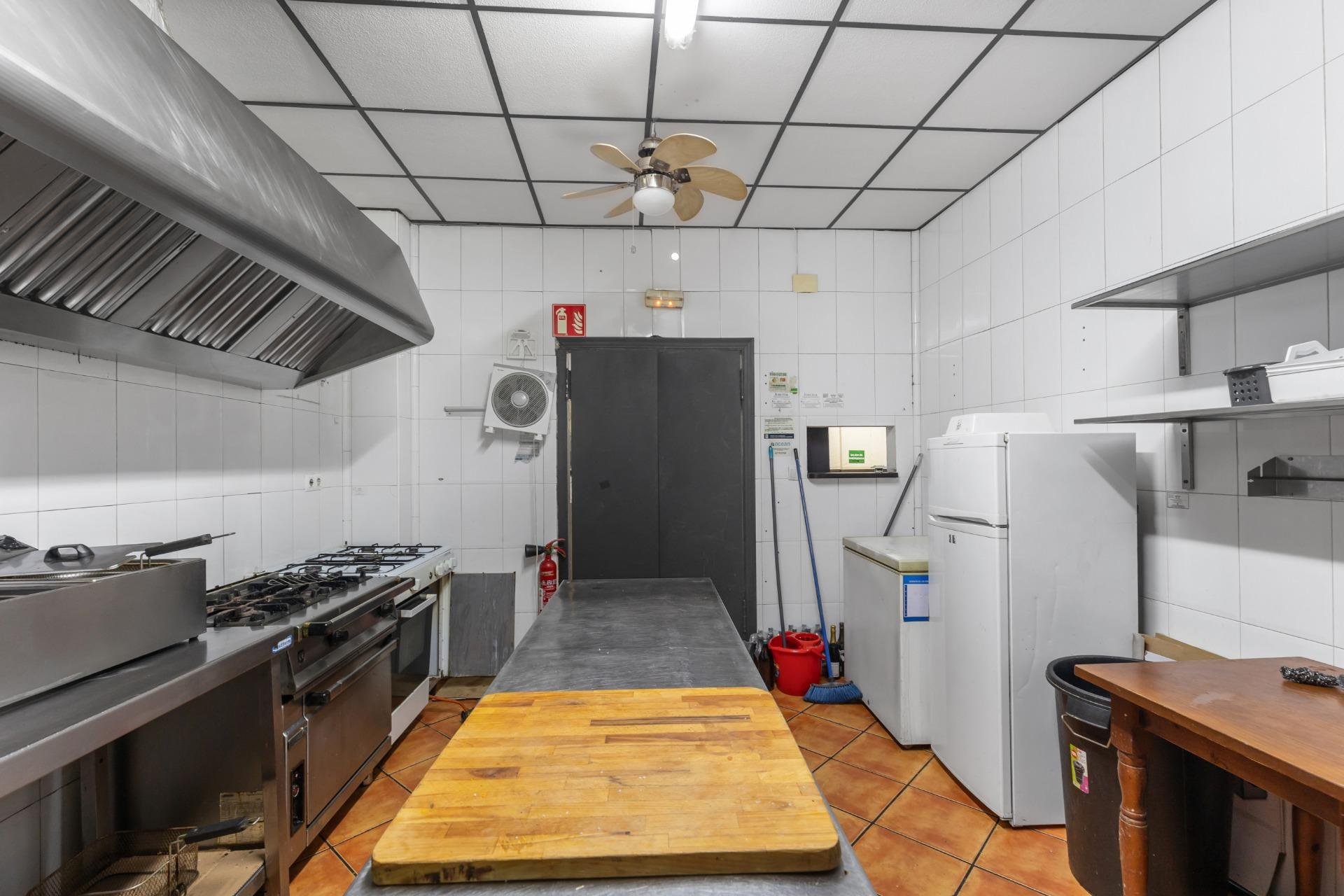 Reventa - Commercial Unit - Torrevieja - Costa Blanca Sur