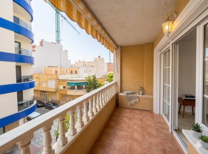 Appartement · Herverkoop - Torrevieja · Playa del Cura · Alicante · Spanje