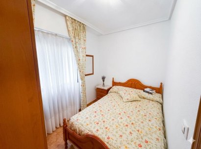 Appartement · Herverkoop - Torrevieja · Playa del Cura · Alicante · Spanje