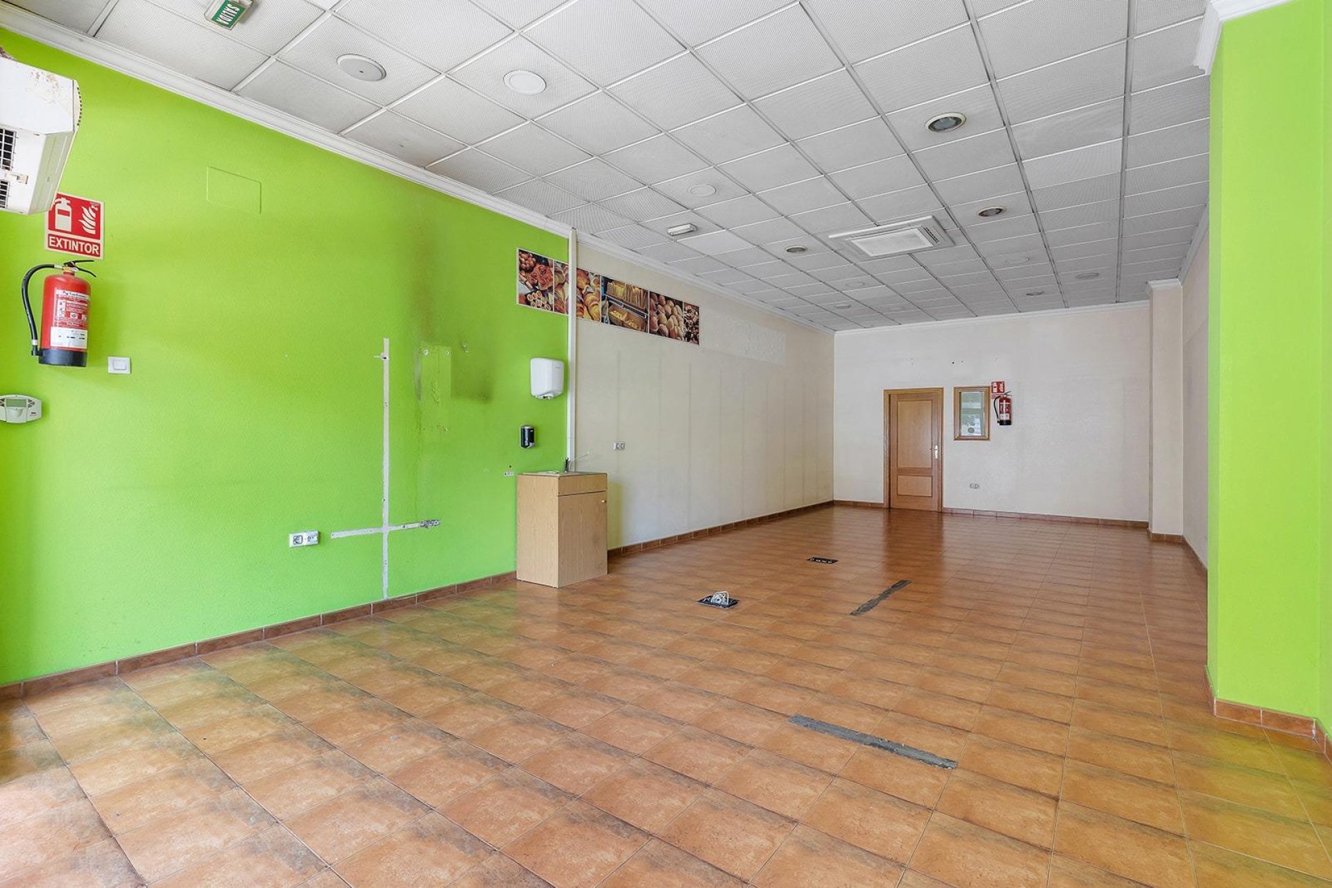 Reventa - Commercial Unit - Torrevieja - Costa Blanca Sur