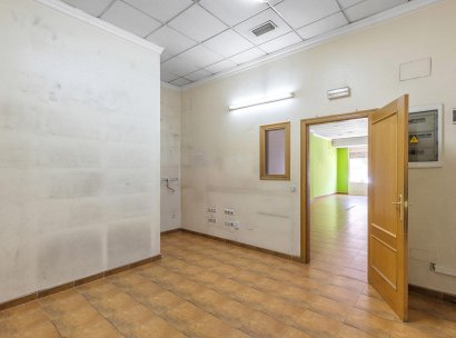 Commercial Unit · Herverkoop - Torrevieja · Centro · Alicante · Spanje