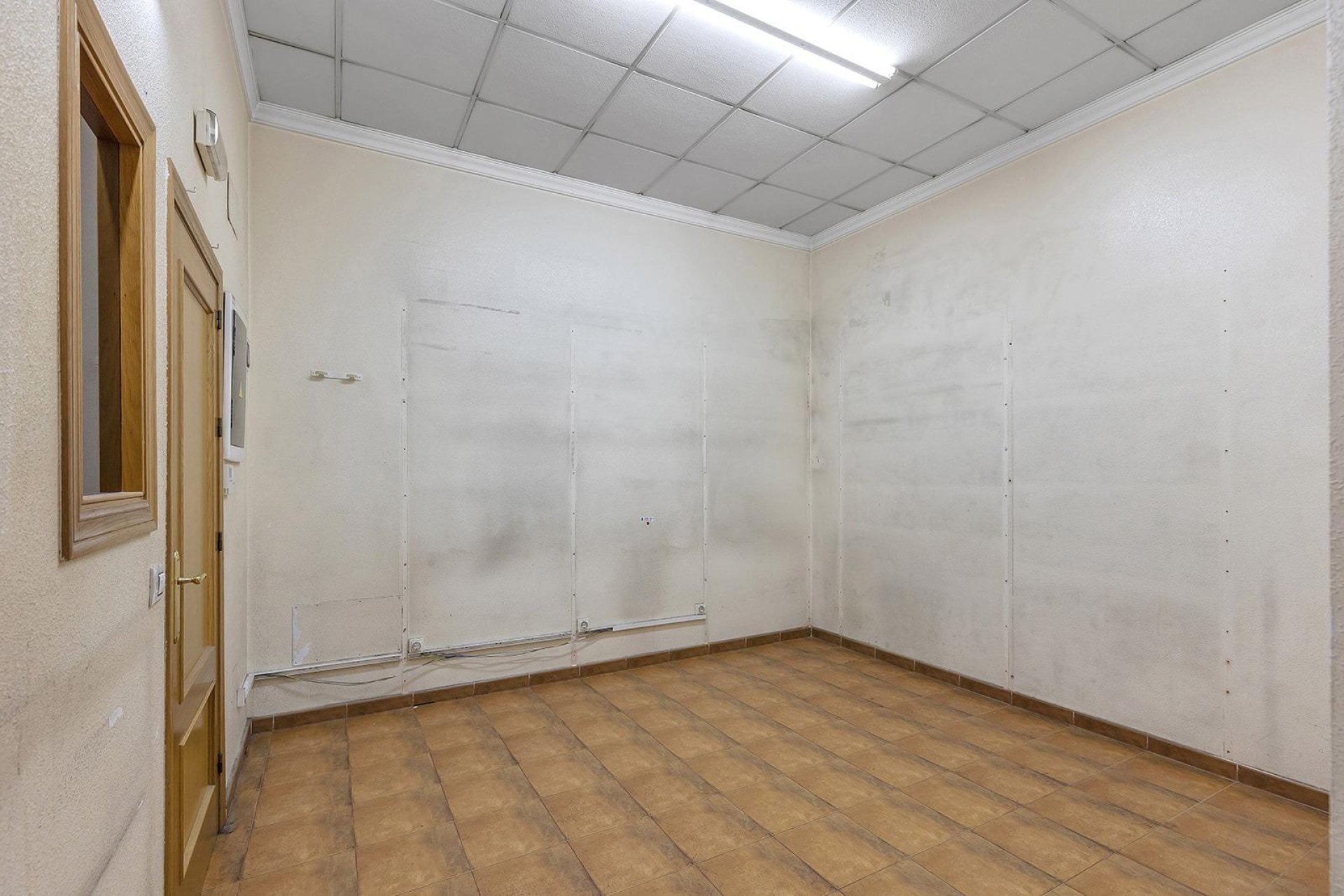 Reventa - Commercial Unit - Torrevieja - Costa Blanca Sur