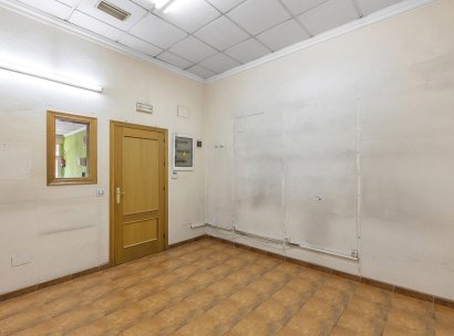 Commercial Unit · Herverkoop - Torrevieja · Centro · Alicante · Spanje