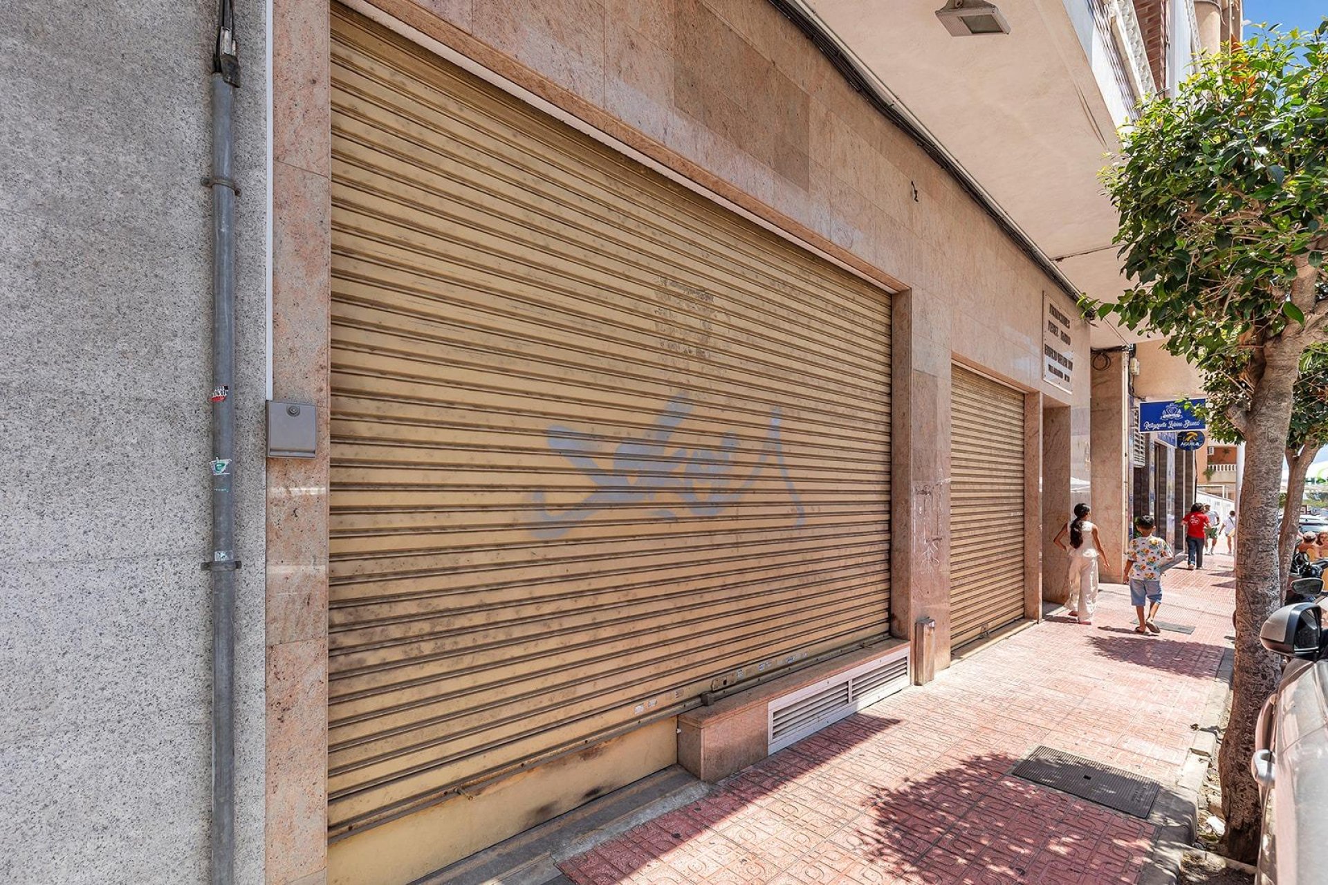 Reventa - Commercial Unit - Torrevieja - Costa Blanca Sur
