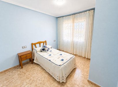 Penthouse · Herverkoop - Torrevieja · Estacion de autobuses · Alicante · Spanje