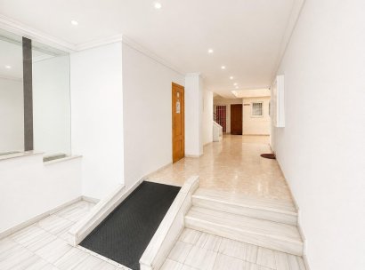 Appartement · Herverkoop - Torrevieja · Estacion de autobuses · Alicante · Spanje