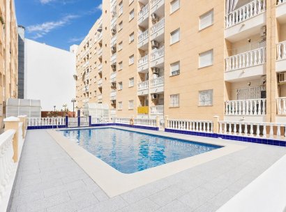 Appartement · Herverkoop - Torrevieja · Playa del Cura · Alicante · Spanje