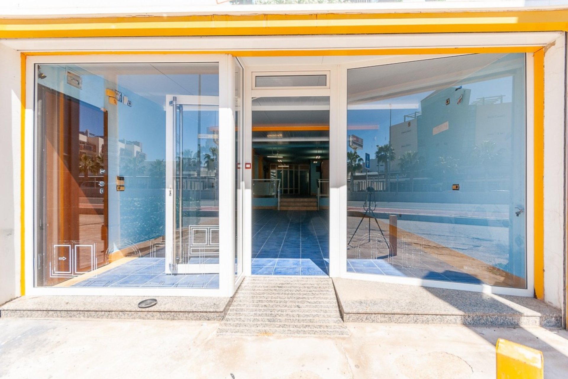 Reventa - Commercial Unit - Orihuela Costa - Costa Blanca Sur