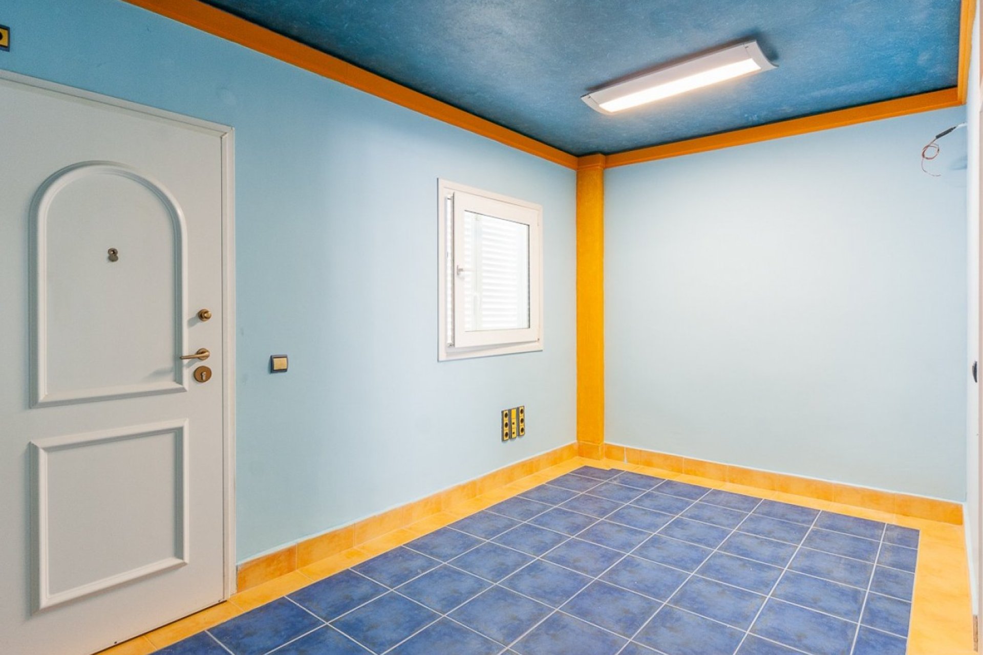 Reventa - Commercial Unit - Orihuela Costa - Costa Blanca Sur