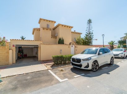Villa · Herverkoop - Torrevieja · La Mata · Alicante · Spanje