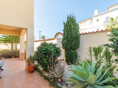 Villa · Herverkoop - Torrevieja · La Mata · Alicante · Spanje