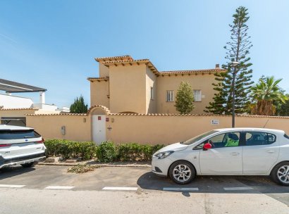 Villa · Herverkoop - Torrevieja · La Mata · Alicante · Spanje