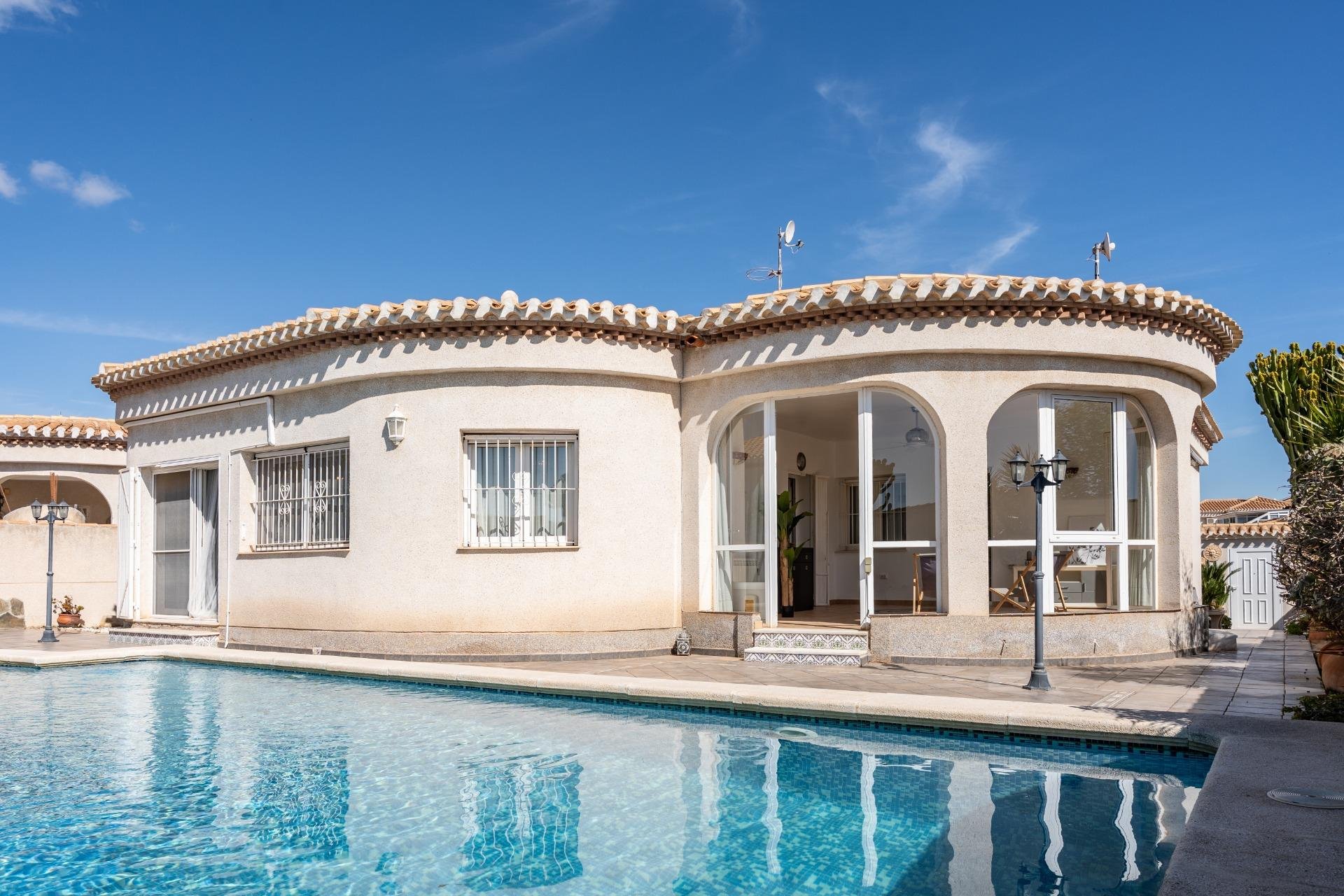 Återförsäljning - Villa - Orihuela Costa - Costa Blanca South