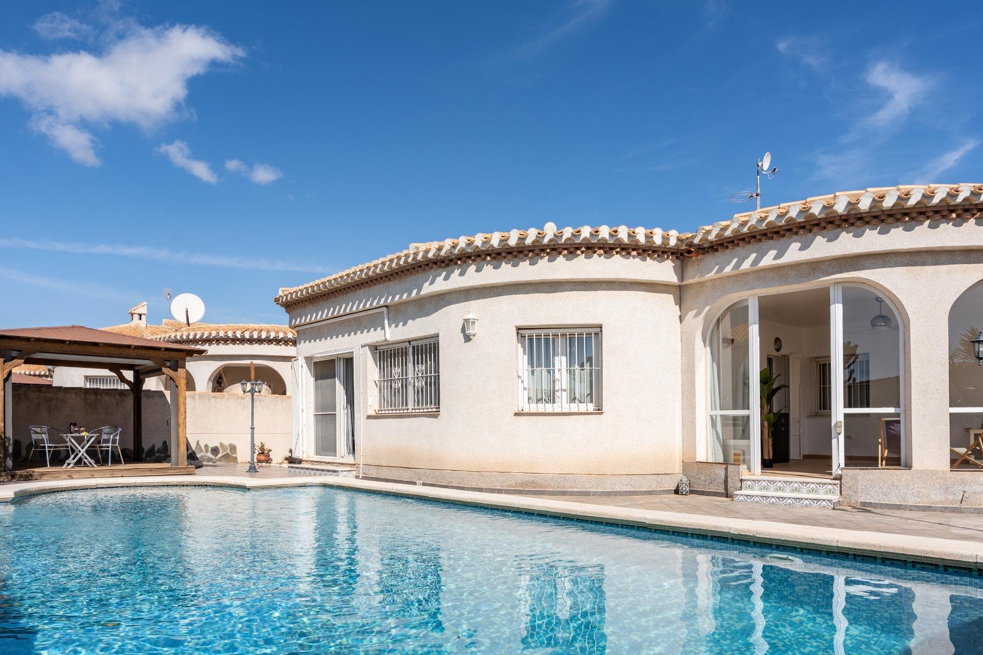 Återförsäljning - Villa - Orihuela Costa - Costa Blanca South